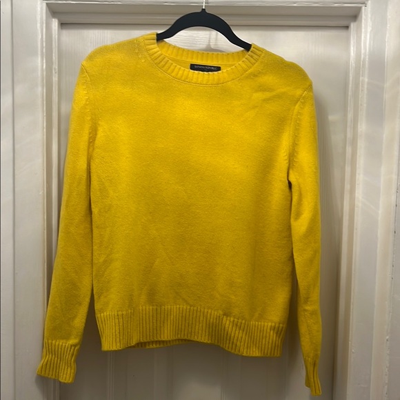 Banana Republic Sweaters - Banana Republic Yellow Crew Neck Sweater